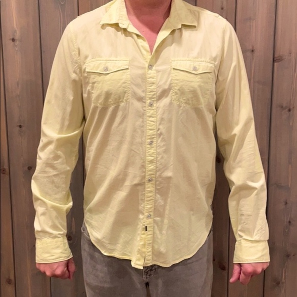 Men’s Yellow Cotton Button Up. Calvin Klein Large.